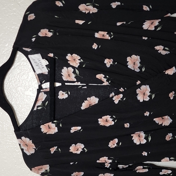 Lost + Wander Black Floral Flutter Sleeve Ruffle Hem Romper - Picture 5 of 12